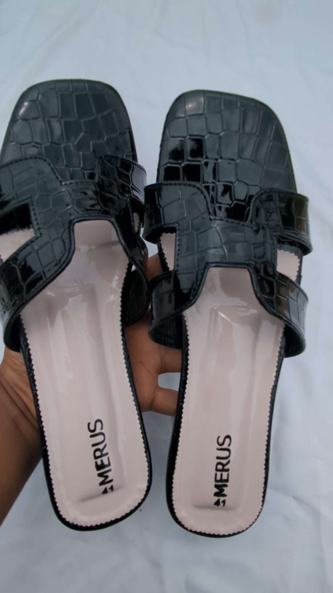 BLACK - Crocodile Textured